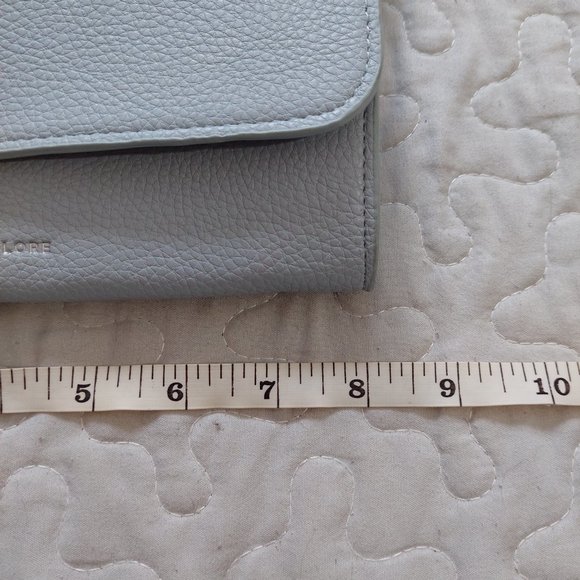 (2/25$) Love and Lore light blue crossbody clutch with removable strap - Picture 5 of 7